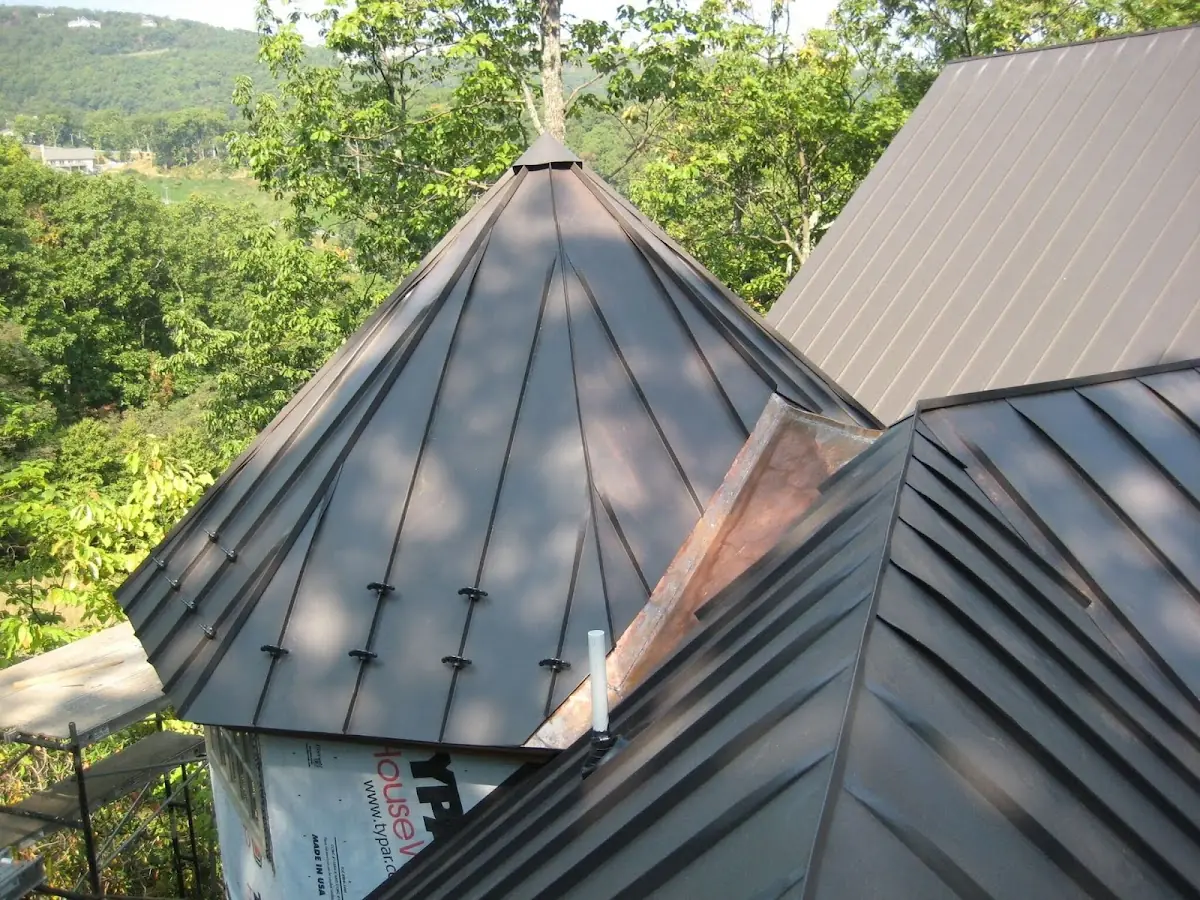 Professional Gutter Cleaning by Craftsman Roofing in Reservoir Farms